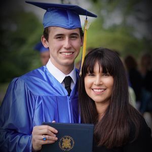 Meet your Posher, Dominique